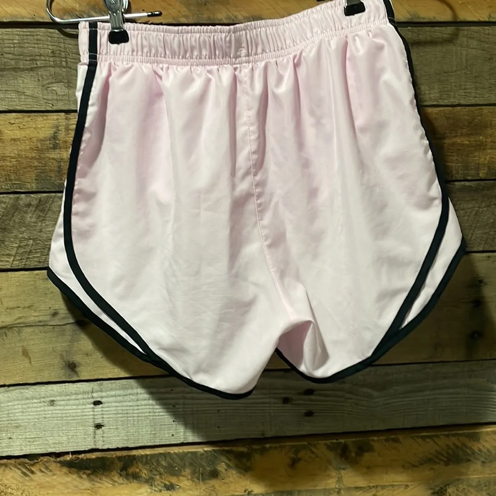 Light pink - Nike Tempo shorts - women"s SMALL - Picture 3 of 9